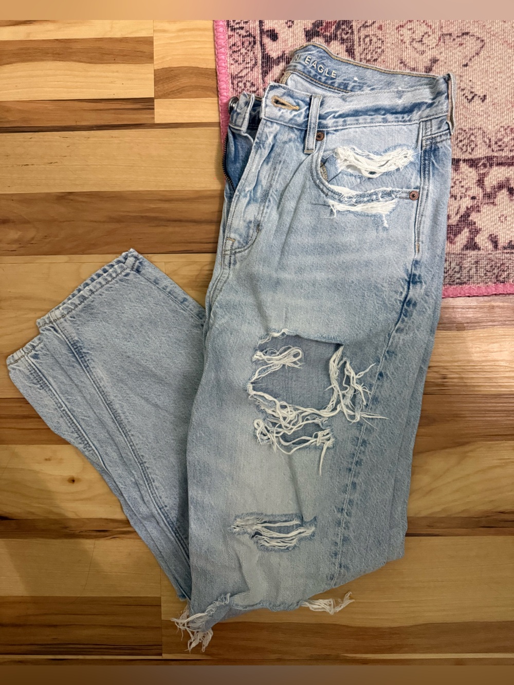 American Eagle Outfitters Light Wash Distressed Men's Relaxed Jeans
